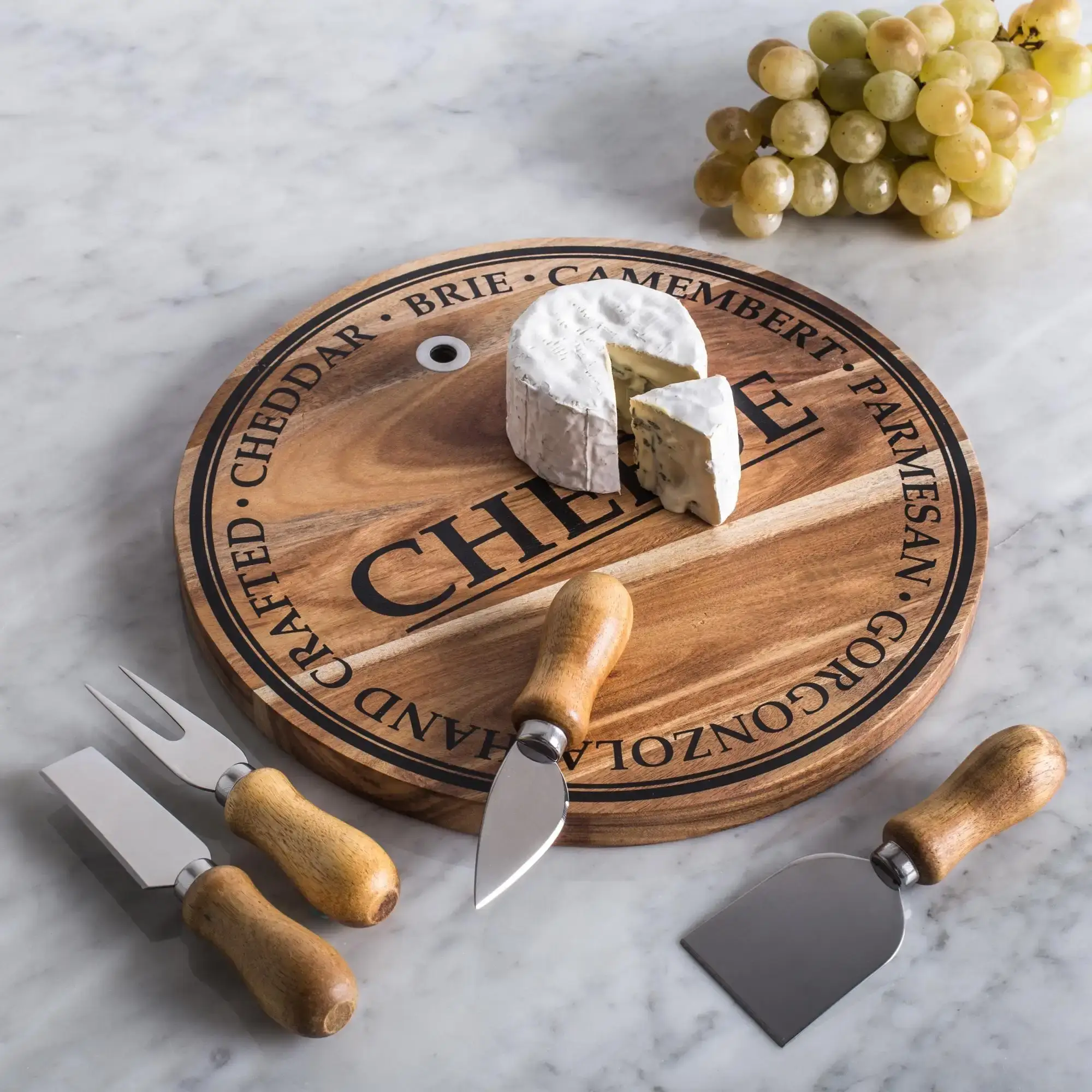 Cheese_Board_With_Knives